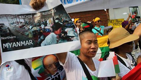 Trung Quốc điều quân tới sát biên giới Myanmar - ảnh 1