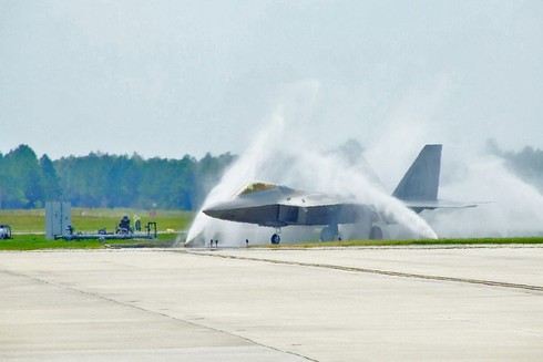 F-22 Raptor - Người hùng chỉ để làm cảnh - ảnh 20