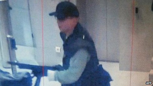 Pháp: Truy lùng hung thủ xả súng tại tòa soạn báo nổi tiếng - ảnh 1