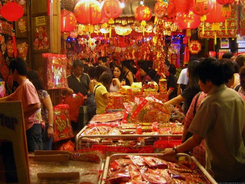 Sắp Tết, Trung Quốc cấm quan chức dùng công quỹ mua quà - ảnh 1