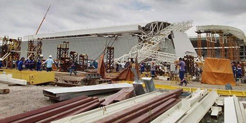 Brazil: Sập sân vận động chuẩn bị cho World Cup - ảnh 3