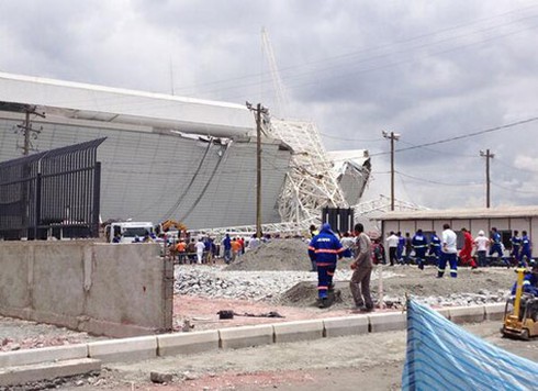 Brazil: Sập sân vận động chuẩn bị cho World Cup - ảnh 5