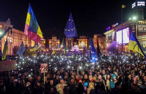 Nga sẵn sàng cho Ukraine vay thêm tiền - ảnh 1