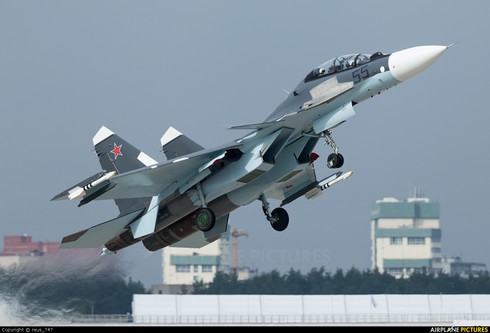 Nga điều hàng loạt tiêm kích Su-35 đến sát biên giới Trung Quốc - ảnh 1