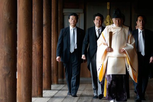 Thủ tướng Nhật Bản lại 'khiêu khích' Trung, Hàn - ảnh 1