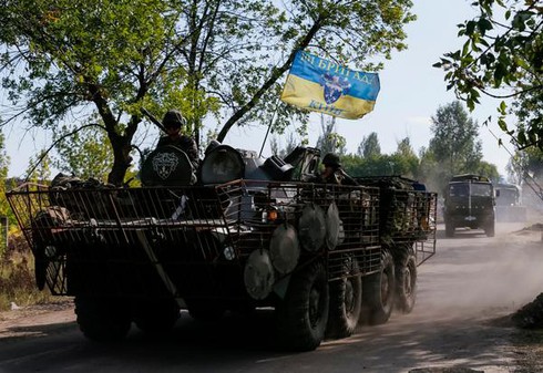 NATO cung cấp tiền, vũ khí sát thương cho Ukraine - ảnh 1