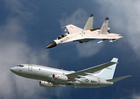 Mỹ lo Trung Quốc 'ngáng đường bay' đầy nguy hiểm - ảnh 1