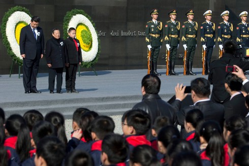 Trung Quốc đổ tiền