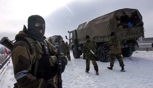 Phớt lờ đề xuất hòa bình từ Nga, quân đội Ukraine vẫn tấn công miền đông - ảnh 1