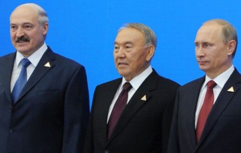 Cách đây vài tiếng, máy bay riêng của ông Putin hạ cánh ở St. Petersburg - ảnh 1