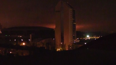 Ukraine dồn dập nã pháo tấn công Donetsk - ảnh 1