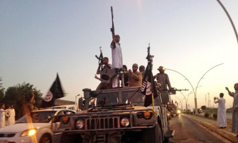 Iraq thất thủ, 2.300 xe bọc thép Humvee của Mỹ rơi vào tay IS - ảnh 1