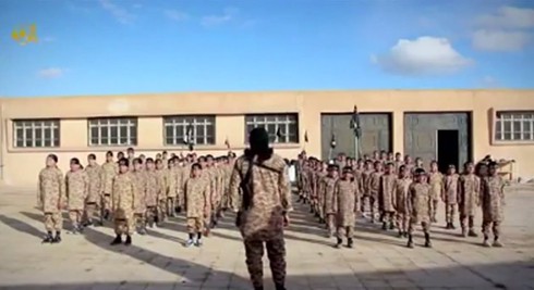 Thổ Nhĩ Kỳ lục soát sào huyệt đào tạo chiến binh nhí của IS - ảnh 1