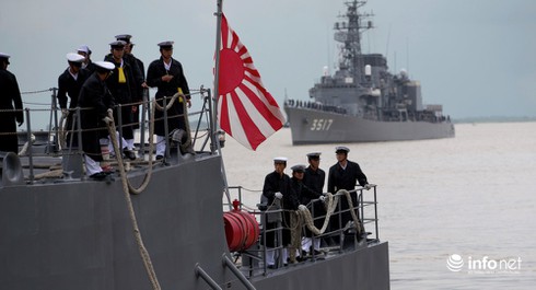 Đối phó với Trung Quốc, Nhật Bản rầm rộ đưa khí tài ra 200 hòn đảo - ảnh 1