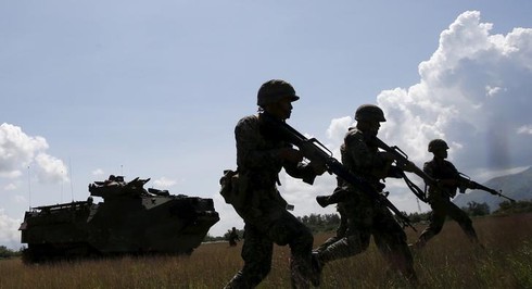 Mỹ - Philippines đồng thuận giảm tập trận chung, giảm binh sĩ nước ngoài - ảnh 1