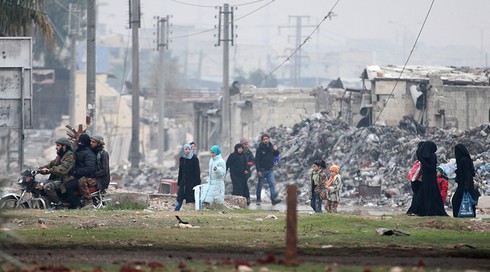 Dân Syria chạy trốn khỏi “chảo lửa” Aleppo - ảnh 1