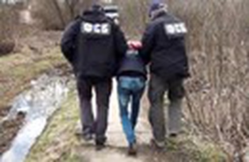 Video: Đặc vụ Nga truy bắt nghi phạm chủ mưu vụ khủng bố ở St. Petersburg - ảnh 1