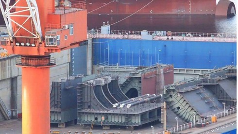 Vì sao Trung Quốc chưa tự đóng tàu sân bay thứ hai? - ảnh 1