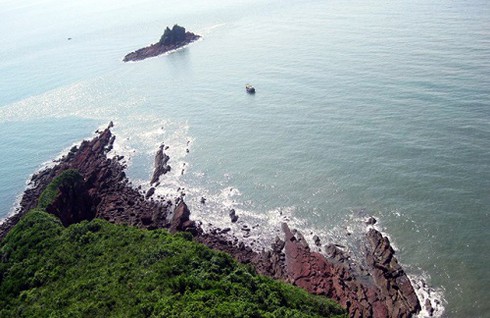 Đảo Vĩnh Thực (Quảng Ninh) hấp dẫn du khách - ảnh 1