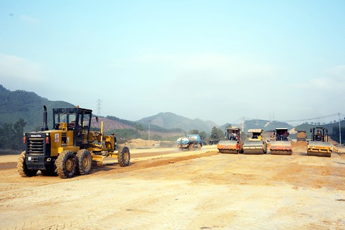 Cao tốc Hạ Long - Vân Đồn đang tăng tốc hoàn thành - ảnh 1
