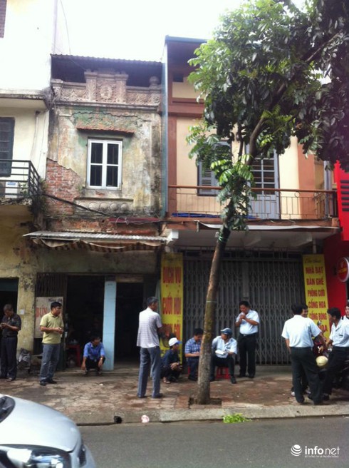 Hà Nội: Bỗng dưng mất đứt đất cho mượn, không biết tòa xử khi nào? - ảnh 1