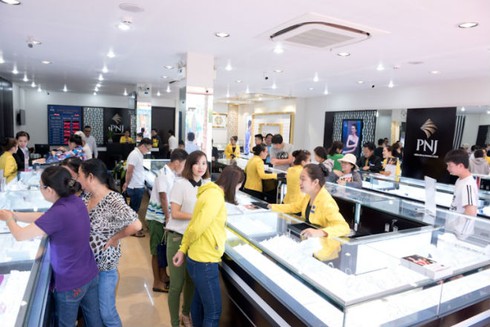 Bắt ông Trần Phương Bình, cổ phiếu Vàng bạc đá quý Phú Nhuận giảm mạnh - ảnh 1