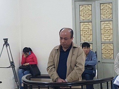 Lừa bán nhà “suất ngoại giao”, cựu Tổng giám đốc lĩnh án 16 năm tù giam - ảnh 1