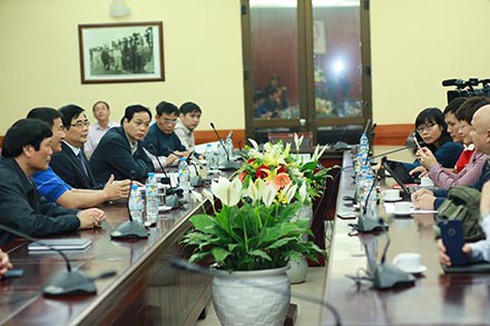 Shop TIN 4/4:Bộ trưởng lạc quan, thứ trưởng lạc lối, rau xanh dẫn ra nghĩa địa.. - ảnh 1