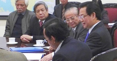 Shop TIN 6/4:Truy tố lũ gây oan-Loại nhà thầu Xinxing-Cô giáo cứ thích là xẻo... - ảnh 5