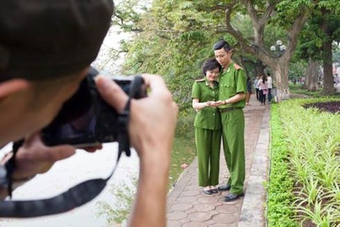 Shop TIN 19/4:Tát dân thành