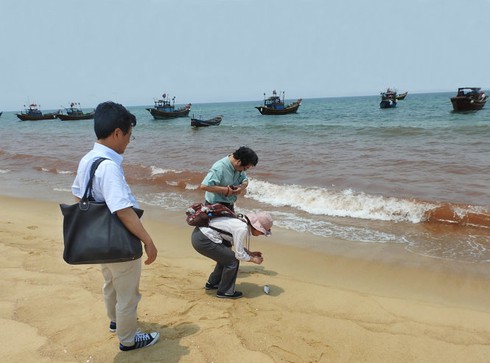 Shop TIN 7/5:Nước biển đỏ: Là thủy triều đỏ?Do đất đỏ?Không phải thủy triều đỏ?? - ảnh 2