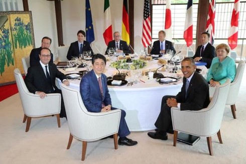 Shop TIN 27/5:BT Đinh La Thăng ôm John Kerry: “Cái chân ngài đã khỏe hẳn chưa?”. - ảnh 17