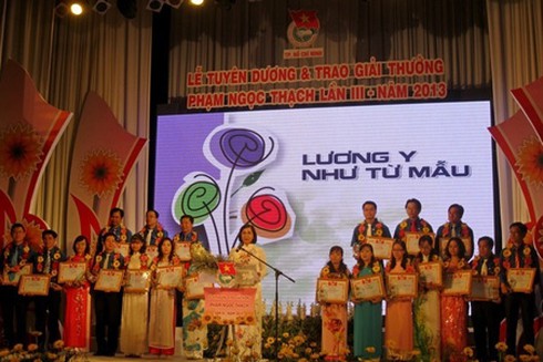 Trao giải thưởng Phạm Ngọc Thạch cho 20 thầy thuốc trẻ tiêu biểu - ảnh 1