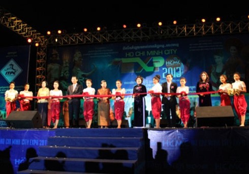 120 doanh nghiệp tham dự hội chợ thương mại, dịch vụ tại Campuchia - ảnh 1
