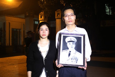 “Đi 2 vòng qua linh cữu mà vẫn không tin là bác đã mất” - ảnh 1