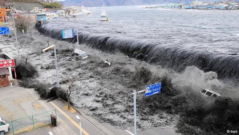 Nhật Bản: Động đất 7,3 độ richter gần Fukushima, đã có sóng thần - ảnh 2