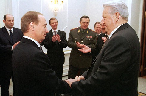 Hành trình đến điện Kremlin của Tổng thống Nga V.Putin - ảnh 5