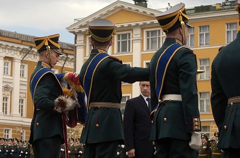 Hành trình đến điện Kremlin của Tổng thống Nga V.Putin - ảnh 13