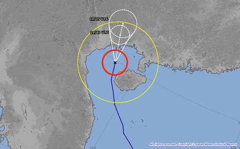 Khí tượng Nhật Bản: Bão Haiyan (bão số 14) ‘bẻ hướng', rời xa Việt Nam - ảnh 1