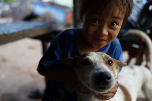 Mảnh đời cơ cực của những đứa trẻ Việt ở Campuchia - ảnh 7