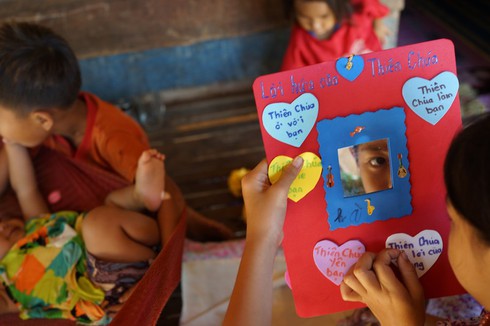 Mảnh đời cơ cực của những đứa trẻ Việt ở Campuchia - ảnh 8