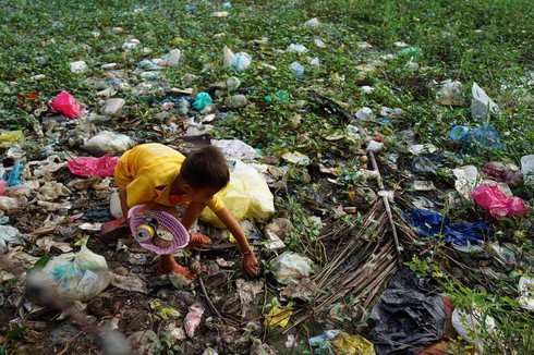 Mảnh đời cơ cực của những đứa trẻ Việt ở Campuchia - ảnh 10