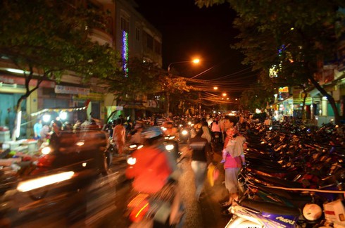 Không khí đón giao thừa Giáp Ngọ 2014 - ảnh 27