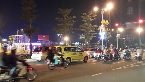 Không khí đón giao thừa Giáp Ngọ 2014 - ảnh 51