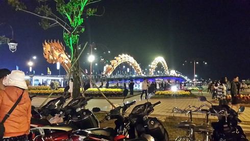 Không khí đón giao thừa Giáp Ngọ 2014 - ảnh 53