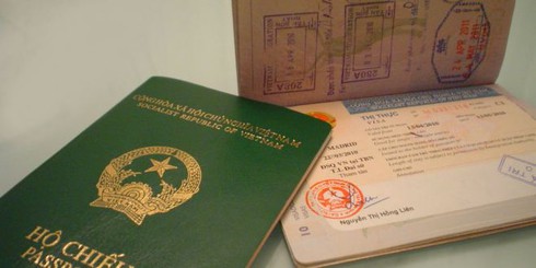 Kiều bào có thể được giữ quốc tịch thêm 5 năm nữa - ảnh 1