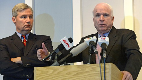 Vì sao Mỹ chưa bỏ cấm vận vũ khí sát thương với Việt Nam? - ảnh 1