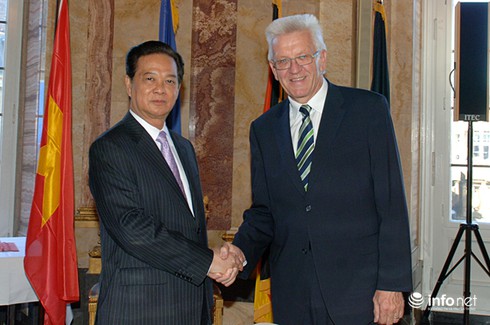 Thủ tướng đề nghị bang Baden Wuerttemberg hỗ trợ lập ĐH Việt – Đức - ảnh 1