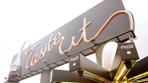 “Điểm mặt” Top 3 bảng quảng cáo gây tò mò nhất của Coca-cola - ảnh 3