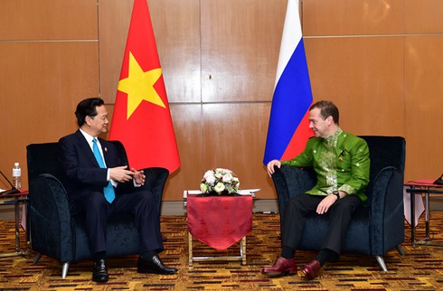 Thủ tướng Nguyễn Tấn Dũng gặp Thủ tướng Nga Medvedev, Tổng thống Mỹ Obama - ảnh 1